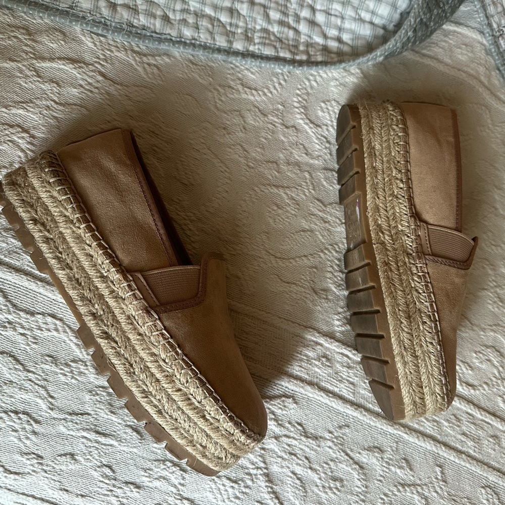Circus by Sam Edelman Beige Christina Slip-On Platform Loafers - Picture 4 of 5